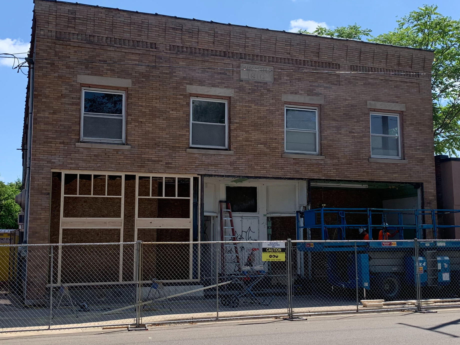 708 with new facade framing